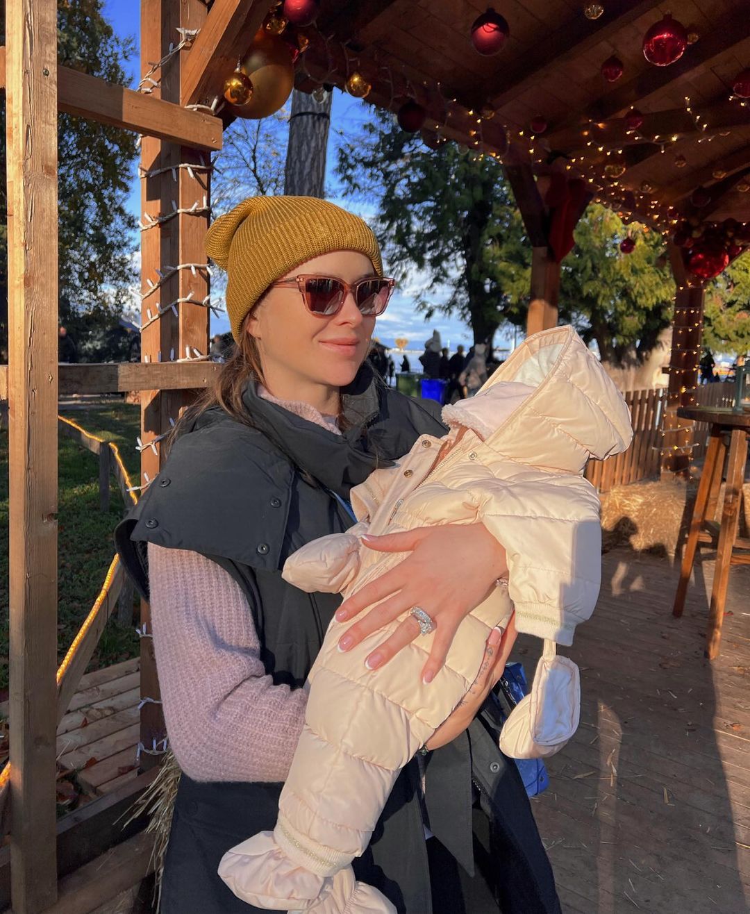 Свитолина играет с маленькой дочкой в промежутках между тренировками на милом видео